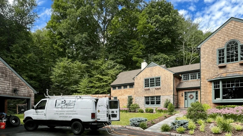 Stow Power Washing power washing crew working in Streetsboro, OH